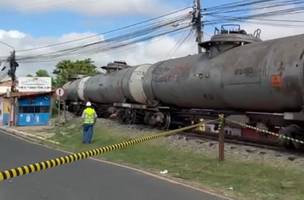 Trem com combustível descarrila e interdita Ponte Metálica entre Teresina e Timon. (Foto: Reprodução/ Internet)