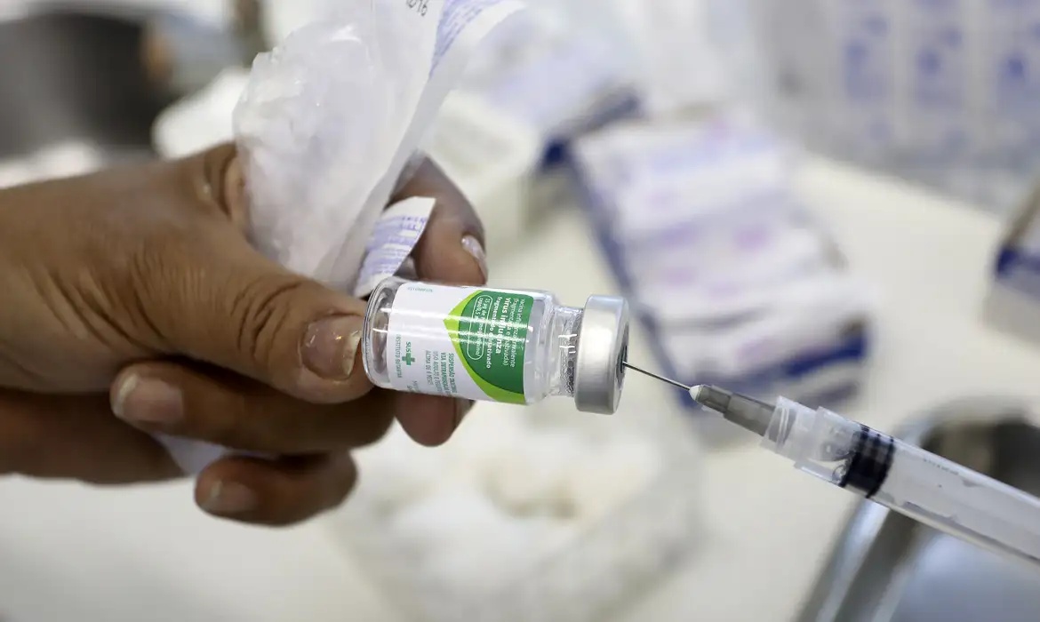 Vacinação contra a gripe e Covid.